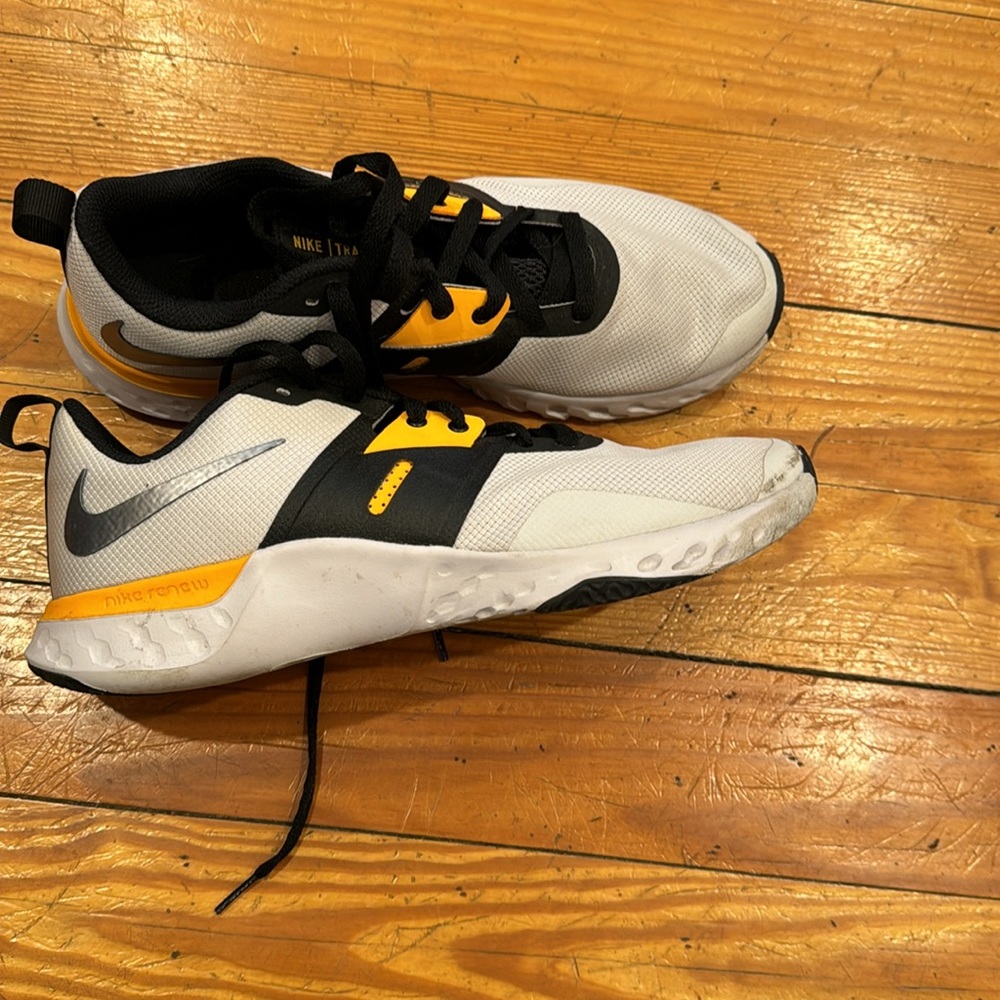Mens Nike training sneakers renew, size 9.5 - Picture 3 of 4
